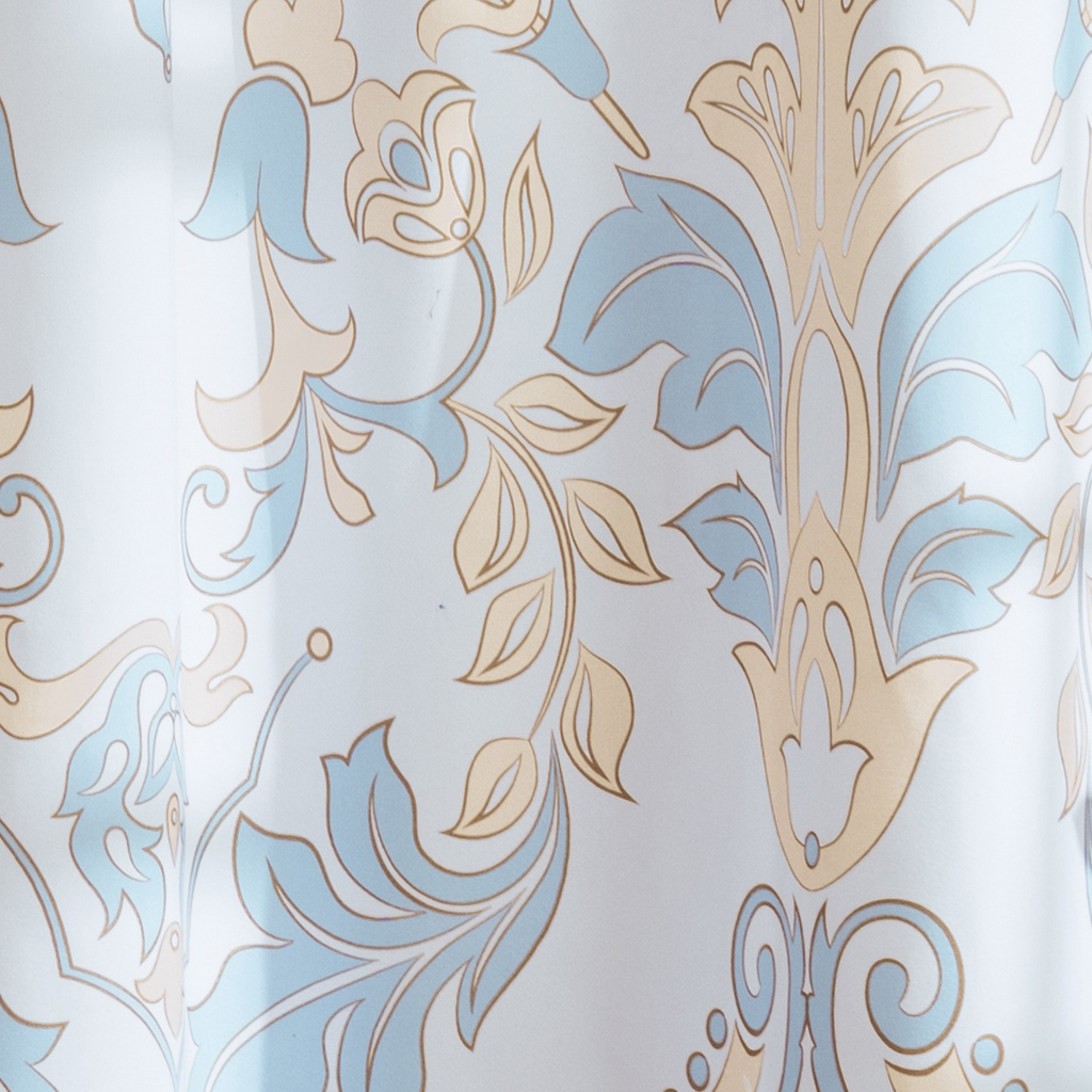 Upper hem of the toile panel with its reinforced hanging eyelets