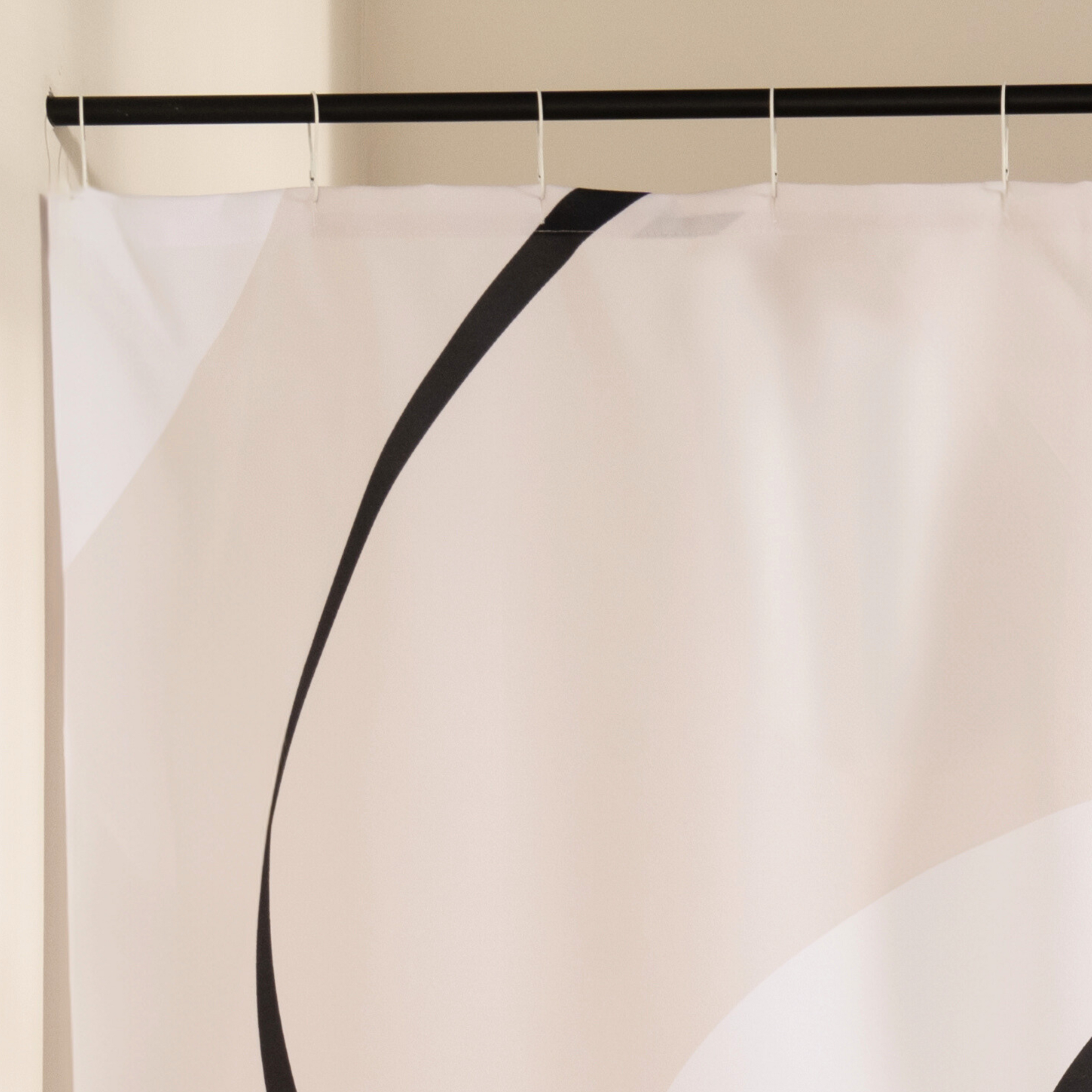 Close detail of the single drawn line on the bare white cloth