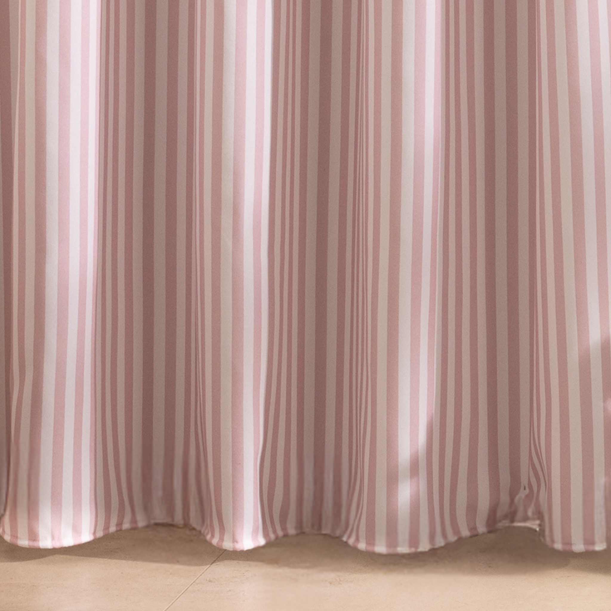 Close detail of the pink and white stripe edges on the weave